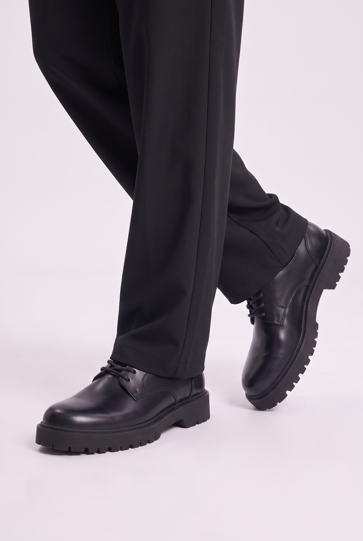 Noir Derby Signature