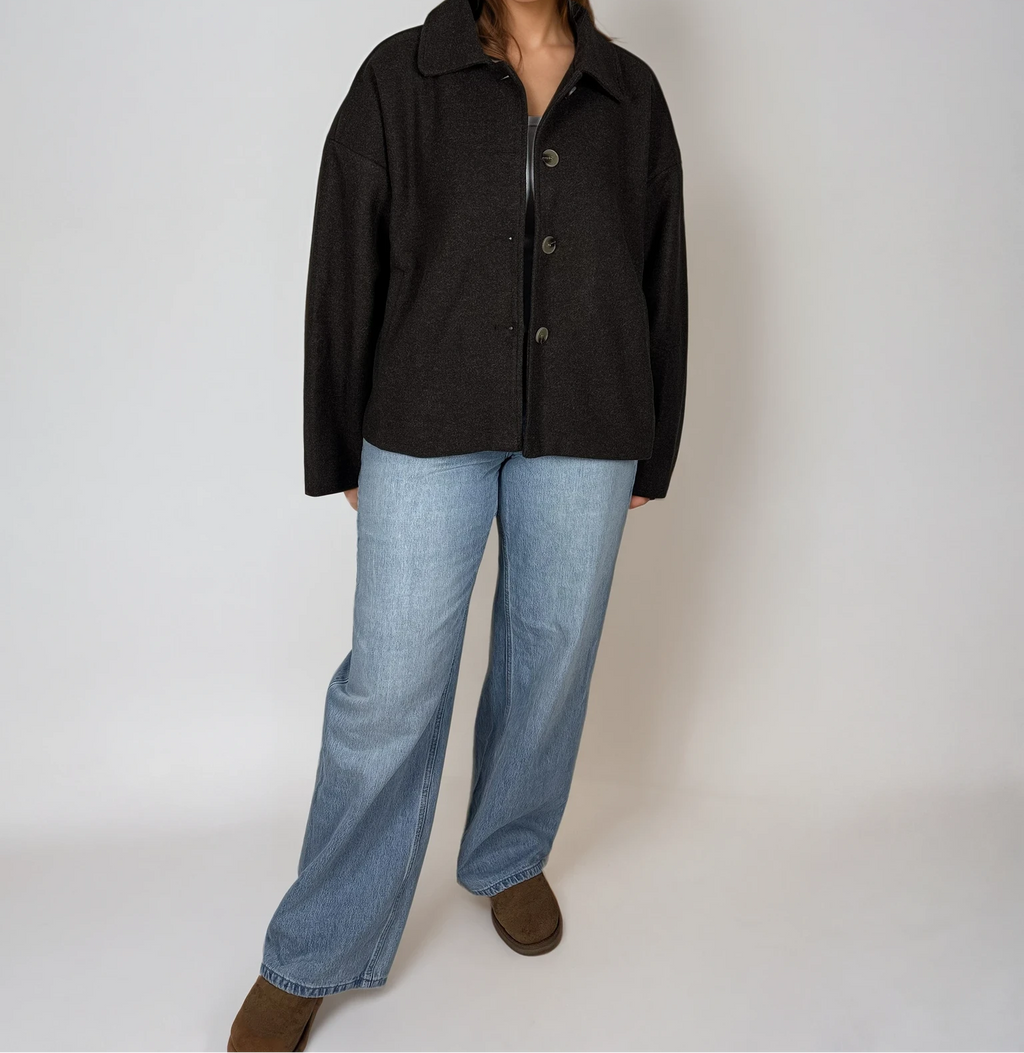 Kurzer zweireihiger Mantel